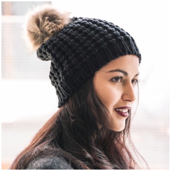 MOCHA POMPOM BEANIE - Picture 3 of 4